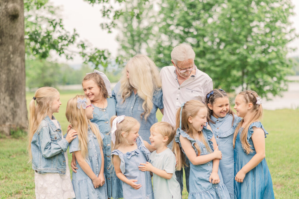 Natural light family photographer in Chattanooga Tennessee